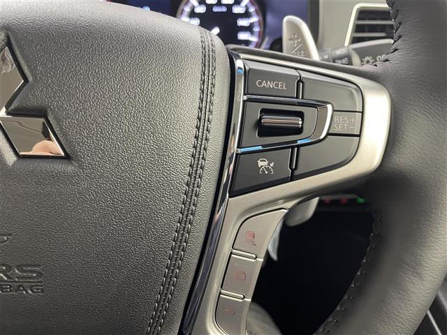 デリカＤ：５ ブラックエディション　ＡＬＰＩＮＥ１１インチナビ　マルチアラウンドモニター　ＢＳＭ　黒レザー　ｅアシスト　レーダークルーズコントロール　シートヒーター　ＨＤＭＩ　ステアリングヒーター　純正アルミホイール　オートライト　ＴＶ（11枚目）