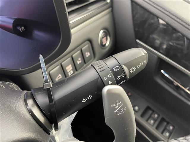 デリカＤ：５ ブラックエディション　ＡＬＰＩＮＥ１１インチナビ　マルチアラウンドモニター　ＢＳＭ　黒レザー　ｅアシスト　レーダークルーズコントロール　シートヒーター　ＨＤＭＩ　ステアリングヒーター　純正アルミホイール　オートライト　ＴＶ（13枚目）