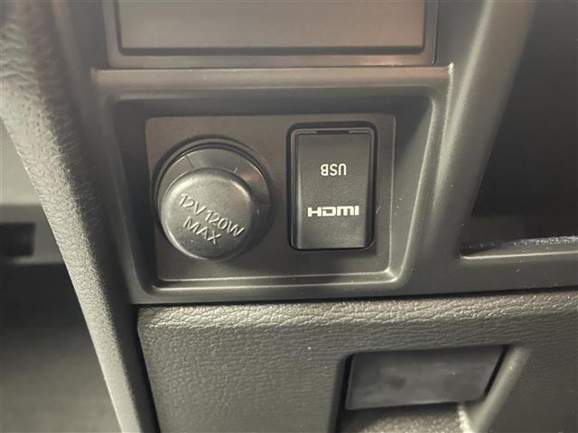 デリカＤ：５ ブラックエディション　ＡＬＰＩＮＥ１１インチナビ　マルチアラウンドモニター　ＢＳＭ　黒レザー　ｅアシスト　レーダークルーズコントロール　シートヒーター　ＨＤＭＩ　ステアリングヒーター　純正アルミホイール　オートライト　ＴＶ（20枚目）