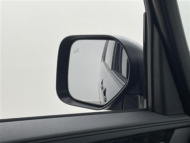 デリカＤ：５ ブラックエディション　ＡＬＰＩＮＥ１１インチナビ　マルチアラウンドモニター　ＢＳＭ　黒レザー　ｅアシスト　レーダークルーズコントロール　シートヒーター　ＨＤＭＩ　ステアリングヒーター　純正アルミホイール　オートライト　ＴＶ（24枚目）