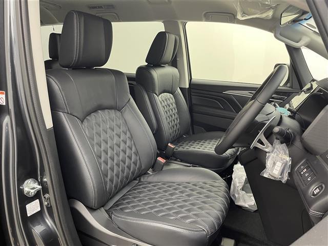 デリカＤ：５ ブラックエディション　ＡＬＰＩＮＥ１１インチナビ　マルチアラウンドモニター　ＢＳＭ　黒レザー　ｅアシスト　レーダークルーズコントロール　シートヒーター　ＨＤＭＩ　ステアリングヒーター　純正アルミホイール　オートライト　ＴＶ（25枚目）