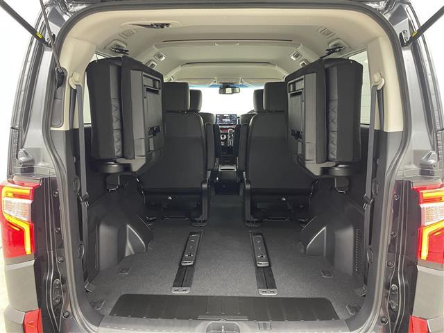 デリカＤ：５ ブラックエディション　ＡＬＰＩＮＥ１１インチナビ　マルチアラウンドモニター　ＢＳＭ　黒レザー　ｅアシスト　レーダークルーズコントロール　シートヒーター　ＨＤＭＩ　ステアリングヒーター　純正アルミホイール　オートライト　ＴＶ（30枚目）