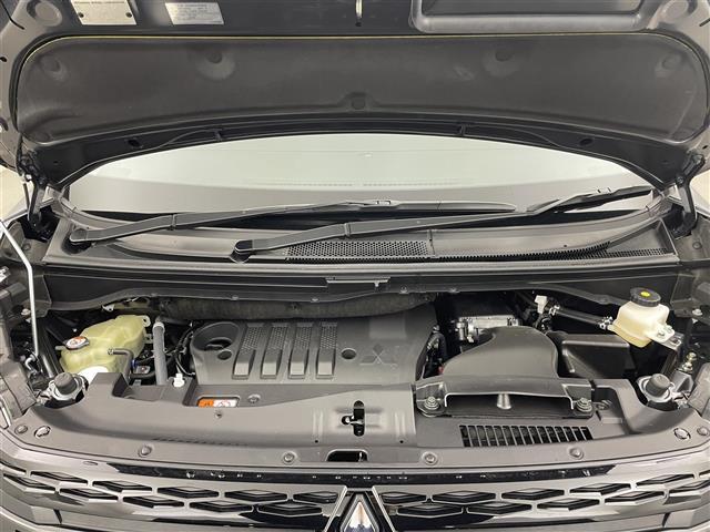 デリカＤ：５ ブラックエディション　ＡＬＰＩＮＥ１１インチナビ　マルチアラウンドモニター　ＢＳＭ　黒レザー　ｅアシスト　レーダークルーズコントロール　シートヒーター　ＨＤＭＩ　ステアリングヒーター　純正アルミホイール　オートライト　ＴＶ（32枚目）