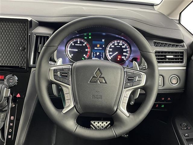 デリカＤ：５ シャモニー　登録済未使用車　４ＷＤ　全周囲モニター　衝突軽減ブレーキ　レーンキープアシスト　レーダクルコン　ＢＳＭ　誤発進抑制　両側電動スライド　電動リアドア　デジタルインナーミラー　シートヒーター　ＡＣ１００Ｖ（5枚目）