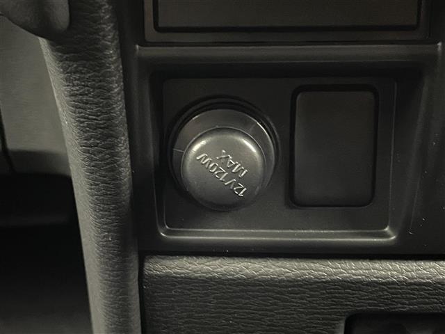 デリカＤ：５ シャモニー　登録済未使用車　４ＷＤ　全周囲モニター　衝突軽減ブレーキ　レーンキープアシスト　レーダクルコン　ＢＳＭ　誤発進抑制　両側電動スライド　電動リアドア　デジタルインナーミラー　シートヒーター　ＡＣ１００Ｖ（21枚目）