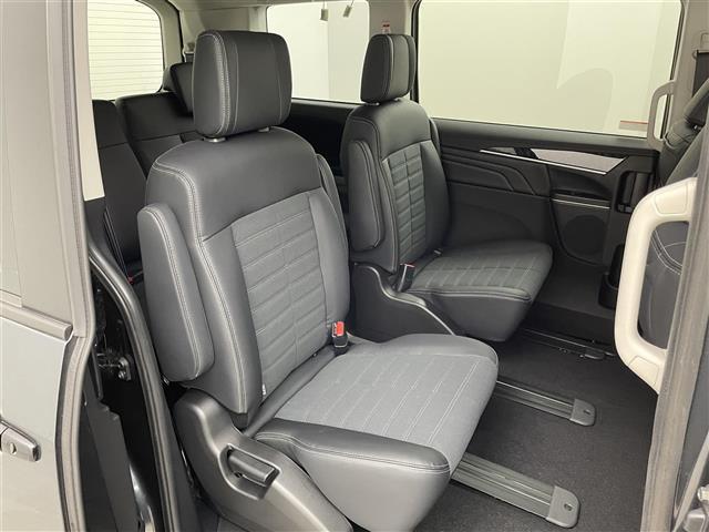 デリカＤ：５ シャモニー　登録済未使用車　４ＷＤ　全周囲モニター　衝突軽減ブレーキ　レーンキープアシスト　レーダクルコン　ＢＳＭ　誤発進抑制　両側電動スライド　電動リアドア　デジタルインナーミラー　シートヒーター　ＡＣ１００Ｖ（27枚目）