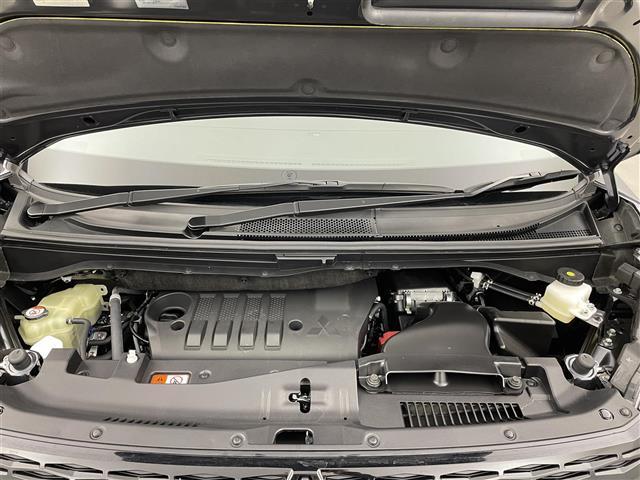 デリカＤ：５ シャモニー　登録済未使用車　４ＷＤ　全周囲モニター　衝突軽減ブレーキ　レーンキープアシスト　レーダクルコン　ＢＳＭ　誤発進抑制　両側電動スライド　電動リアドア　デジタルインナーミラー　シートヒーター　ＡＣ１００Ｖ（32枚目）