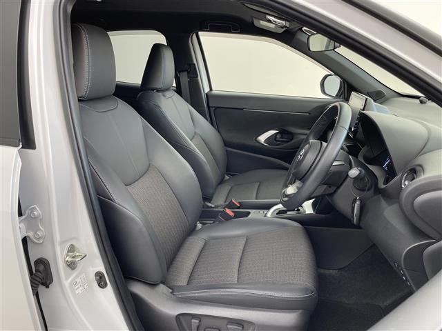 ヤリスクロス Ｚ　純正９インチディスプレイオーディオ　パノラミックビューモニター　ＢＳＭ　レーダークルーズコントロール　ビルトインＥＴＣ２．０　ドライブレコーダー　シートヒーター　純正アルミホイール　ＬＥＤヘッドライト（28枚目）