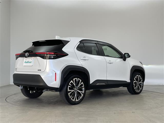 ヤリスクロス Ｚ　純正９インチディスプレイオーディオ　パノラミックビューモニター　ＢＳＭ　レーダークルーズコントロール　ビルトインＥＴＣ２．０　ドライブレコーダー　シートヒーター　純正アルミホイール　ＬＥＤヘッドライト（42枚目）