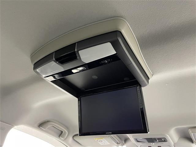 フォレスター Ｘ－ブレイク　アイサイトｖｅｒ２　純正ナビ　フリップダウンモニター　バックカメラ　ＥＴＣ　レーダークルーズコントロール　シートヒーター　純正アルミホイール　スマートキー　オートライト　ＬＥＤヘッドライト　地デジＴＶ（3枚目）