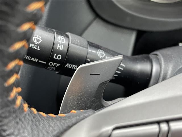 フォレスター Ｘ－ブレイク　アイサイトｖｅｒ２　純正ナビ　フリップダウンモニター　バックカメラ　ＥＴＣ　レーダークルーズコントロール　シートヒーター　純正アルミホイール　スマートキー　オートライト　ＬＥＤヘッドライト　地デジＴＶ（11枚目）