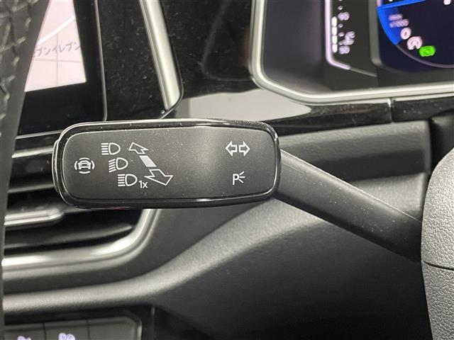 Ｔ－ロック ＴＤＩ　Ｒライン　オールインセーフティ　純正９．２インチディスプレイオーディオ　バックカメラ　ＢＳＭ　ビルトインＥＴＣ　アダプティブクルーズコントロール　シートヒーター　ワイヤレス充電　純正アルミ　オートハイビーム（9枚目）