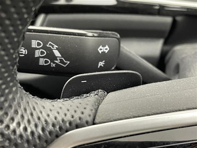 Ｔ－ロック ＴＤＩ　Ｒライン　オールインセーフティ　純正９．２インチディスプレイオーディオ　バックカメラ　ＢＳＭ　ビルトインＥＴＣ　アダプティブクルーズコントロール　シートヒーター　ワイヤレス充電　純正アルミ　オートハイビーム（10枚目）