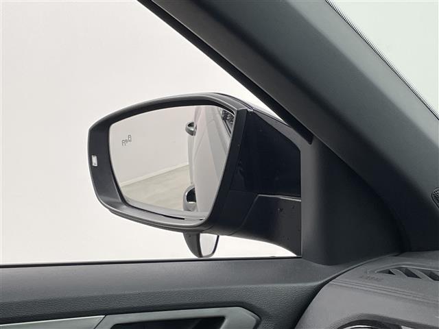 Ｔ－ロック ＴＤＩ　Ｒライン　オールインセーフティ　純正９．２インチディスプレイオーディオ　バックカメラ　ＢＳＭ　ビルトインＥＴＣ　アダプティブクルーズコントロール　シートヒーター　ワイヤレス充電　純正アルミ　オートハイビーム（25枚目）