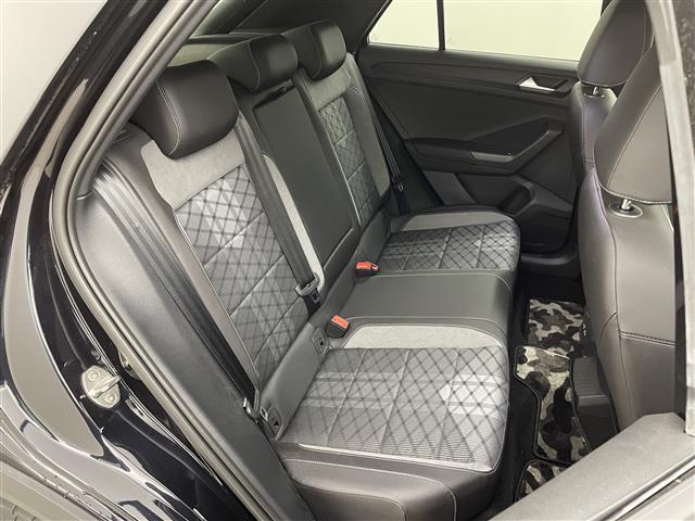 Ｔ－ロック ＴＤＩ　Ｒライン　オールインセーフティ　純正９．２インチディスプレイオーディオ　バックカメラ　ＢＳＭ　ビルトインＥＴＣ　アダプティブクルーズコントロール　シートヒーター　ワイヤレス充電　純正アルミ　オートハイビーム（26枚目）