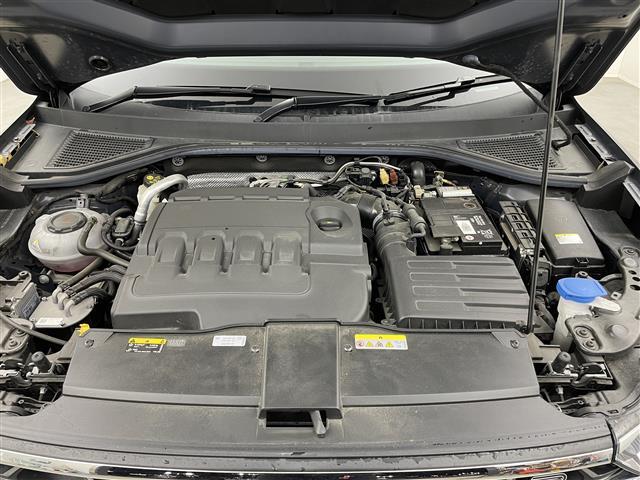 Ｔ－ロック ＴＤＩ　Ｒライン　オールインセーフティ　純正９．２インチディスプレイオーディオ　バックカメラ　ＢＳＭ　ビルトインＥＴＣ　アダプティブクルーズコントロール　シートヒーター　ワイヤレス充電　純正アルミ　オートハイビーム（32枚目）