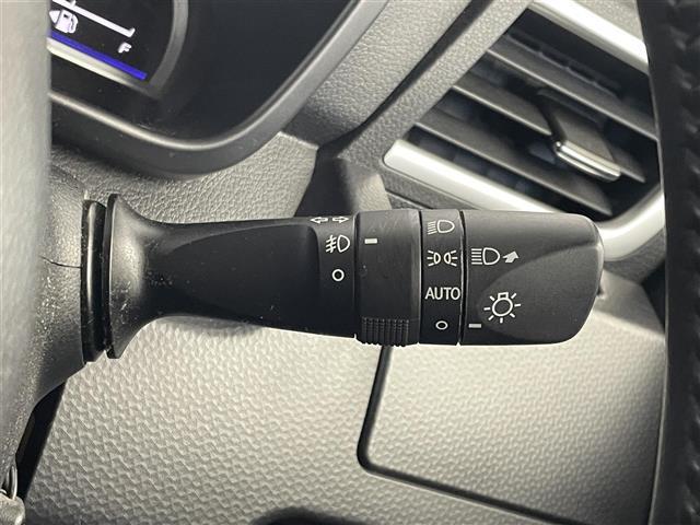 タンク カスタムＧ　スマートアシスト３　純正９インチナビ　パノラミックビューモニター　ビルトインＥＴＣ　前後ドライブレコーダー　シートヒーター　ステアリングスイッチ　純正アルミホイール　オートハイビーム　ＬＥＤライト（15枚目）