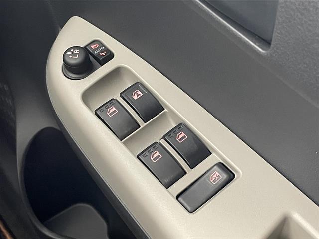 パッソ モーダ チャーム スマートアシスト3 純正ナビ パノラミックビューモニター ビルトインETC2.0 前後ドライブレコーダー シートヒーター ステアリングスイッチ スマートキー オートハイビーム LEDヘッドライト TV(31枚目)