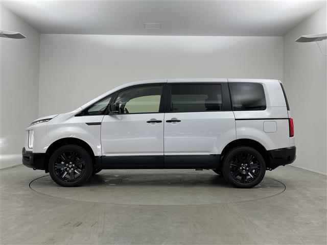 デリカＤ：５ シャモニー　登録済未使用車　マルチアラウンドモニター　ＢＳＭ　レーダークルーズコントロール　シートヒーター　ステアリングヒーター　パドルシフト　ハーフレザー　純正アルミホイール　オートライト　ＬＥＤヘッドライト（38枚目）