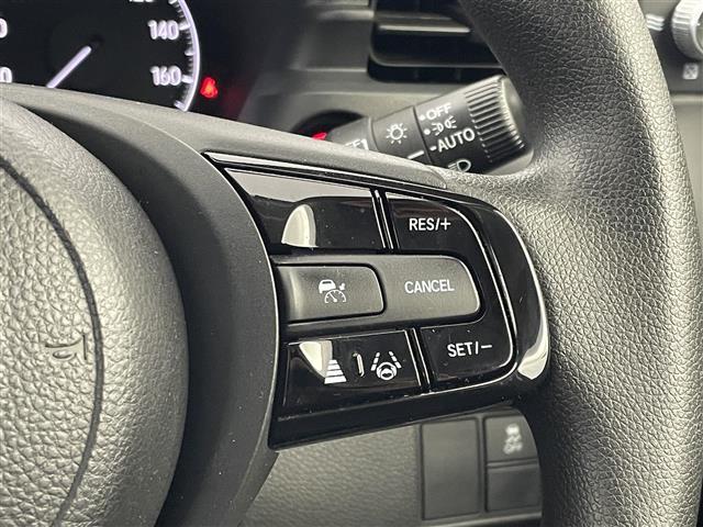 ヴェゼル Ｇ　純正９インチディスプレイオーディオ　バックカメラ　ビルトインＥＴＣ２．０　前後ドライブレコーダー　ホンダセンシング　アダプティブクルーズコントロール　ワイヤレス充電　純正アルミホイール　オートライト（12枚目）