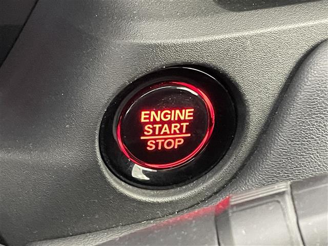 ヴェゼル Ｇ　純正９インチディスプレイオーディオ　バックカメラ　ビルトインＥＴＣ２．０　前後ドライブレコーダー　ホンダセンシング　アダプティブクルーズコントロール　ワイヤレス充電　純正アルミホイール　オートライト（15枚目）