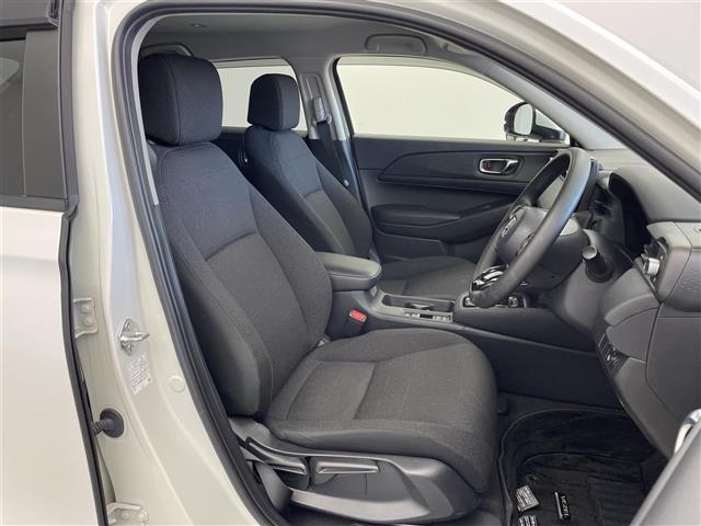 ヴェゼル Ｇ　純正９インチディスプレイオーディオ　バックカメラ　ビルトインＥＴＣ２．０　前後ドライブレコーダー　ホンダセンシング　アダプティブクルーズコントロール　ワイヤレス充電　純正アルミホイール　オートライト（17枚目）