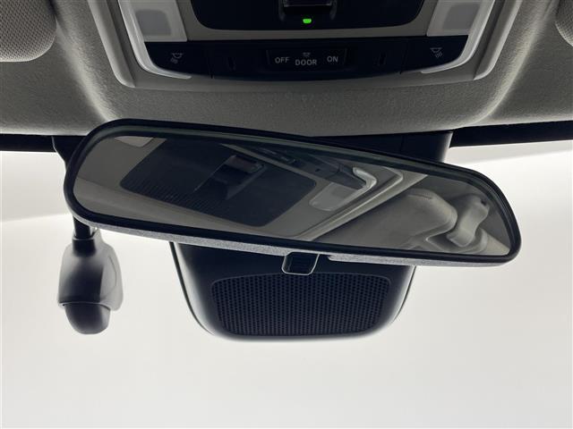 ヴェゼル Ｇ　純正９インチディスプレイオーディオ　バックカメラ　ビルトインＥＴＣ２．０　前後ドライブレコーダー　ホンダセンシング　アダプティブクルーズコントロール　ワイヤレス充電　純正アルミホイール　オートライト（22枚目）