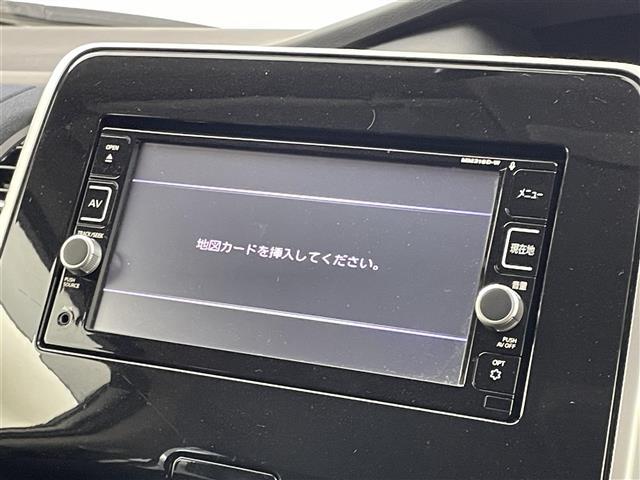 セレナ ライダー　純正ナビ　フリップダウンモニター　バックカメラ　ビルトインＥＴＣ　ドライブレコーダー　エマージェンシーブレーキ　クルーズコントロール　社外アルミホイール　プッシュスタート　スマートキー　オートライト（5枚目）