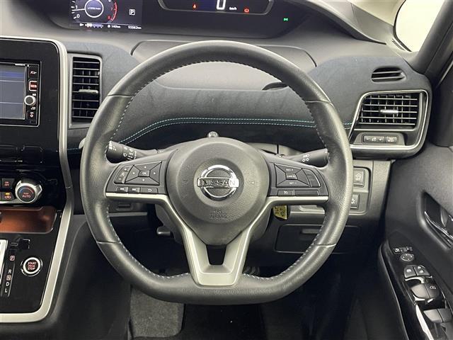 セレナ ライダー　純正ナビ　フリップダウンモニター　バックカメラ　ビルトインＥＴＣ　ドライブレコーダー　エマージェンシーブレーキ　クルーズコントロール　社外アルミホイール　プッシュスタート　スマートキー　オートライト（7枚目）