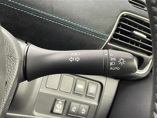 セレナ ライダー　純正ナビ　フリップダウンモニター　バックカメラ　ビルトインＥＴＣ　ドライブレコーダー　エマージェンシーブレーキ　クルーズコントロール　社外アルミホイール　プッシュスタート　スマートキー　オートライト（12枚目）