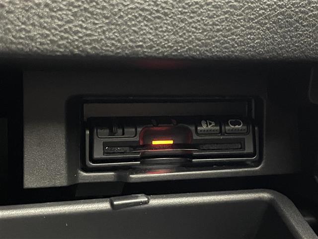 セレナ ライダー　純正ナビ　フリップダウンモニター　バックカメラ　ビルトインＥＴＣ　ドライブレコーダー　エマージェンシーブレーキ　クルーズコントロール　社外アルミホイール　プッシュスタート　スマートキー　オートライト（13枚目）