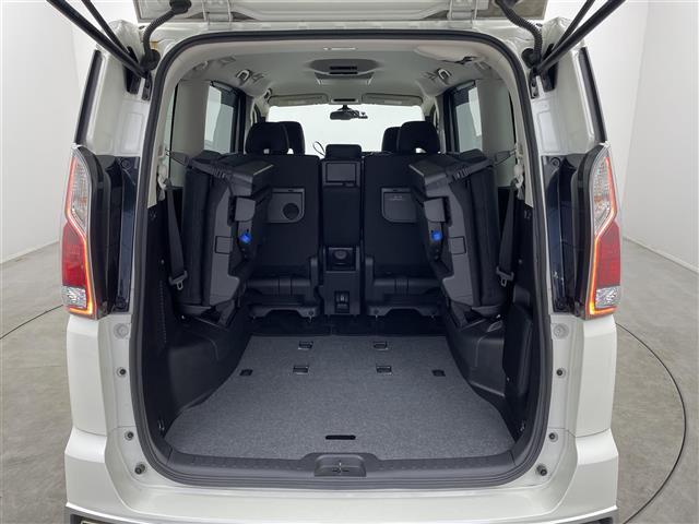 セレナ ライダー　純正ナビ　フリップダウンモニター　バックカメラ　ビルトインＥＴＣ　ドライブレコーダー　エマージェンシーブレーキ　クルーズコントロール　社外アルミホイール　プッシュスタート　スマートキー　オートライト（22枚目）