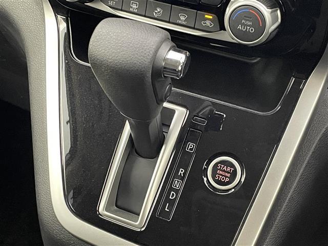 セレナ ライダー　純正ナビ　フリップダウンモニター　バックカメラ　ビルトインＥＴＣ　ドライブレコーダー　エマージェンシーブレーキ　クルーズコントロール　社外アルミホイール　プッシュスタート　スマートキー　オートライト（25枚目）