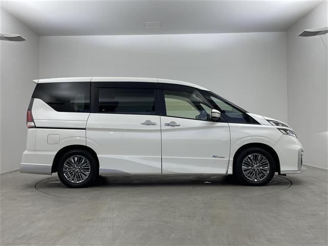 セレナ ライダー　純正ナビ　フリップダウンモニター　バックカメラ　ビルトインＥＴＣ　ドライブレコーダー　エマージェンシーブレーキ　クルーズコントロール　社外アルミホイール　プッシュスタート　スマートキー　オートライト（40枚目）