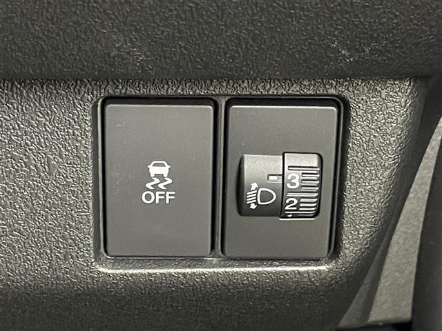 Ｎ－ＢＯＸカスタム ベースグレード　純正ナビ　バックカメラ　ＥＴＣ　前後ドライブレコーダー　ホンダセンシング　アダプティブクルーズコントロール　シートヒーター　純正アルミホイール　スマートキー　オートハイビーム　ＬＥＤヘッドライト　ＴＶ（17枚目）