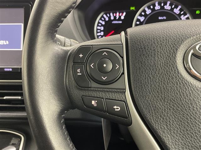 ヴォクシー ＺＳ　純正９インチ　フリップダウンモニター　バックカメラ　ビルトインＥＴＣ　両側パワースライドドア　コーナーセンサー　純正アルミホイール　プッシュスタート　スマートキー　オートライト　ＬＥＤライト　ＴＶ（9枚目）