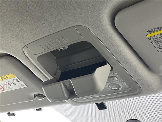 ヴォクシー ＺＳ　純正９インチ　フリップダウンモニター　バックカメラ　ビルトインＥＴＣ　両側パワースライドドア　コーナーセンサー　純正アルミホイール　プッシュスタート　スマートキー　オートライト　ＬＥＤライト　ＴＶ（23枚目）