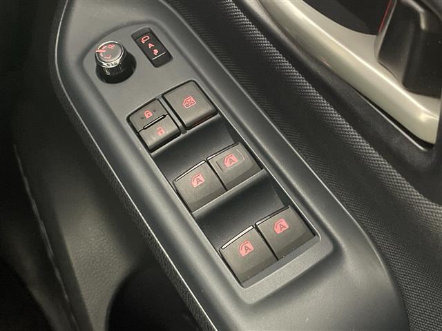 ヴォクシー ＺＳ　純正９インチ　フリップダウンモニター　バックカメラ　ビルトインＥＴＣ　両側パワースライドドア　コーナーセンサー　純正アルミホイール　プッシュスタート　スマートキー　オートライト　ＬＥＤライト　ＴＶ（24枚目）