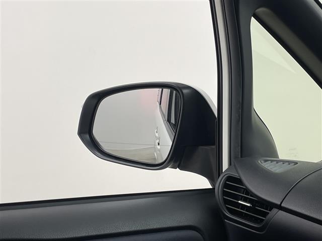 ヴォクシー ＺＳ　純正９インチ　フリップダウンモニター　バックカメラ　ビルトインＥＴＣ　両側パワースライドドア　コーナーセンサー　純正アルミホイール　プッシュスタート　スマートキー　オートライト　ＬＥＤライト　ＴＶ（25枚目）