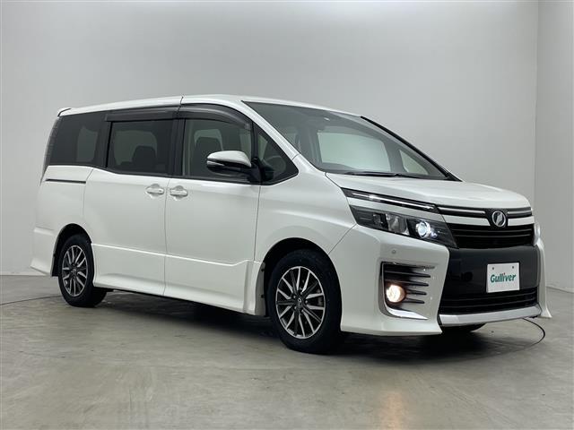 ヴォクシー ＺＳ　純正９インチ　フリップダウンモニター　バックカメラ　ビルトインＥＴＣ　両側パワースライドドア　コーナーセンサー　純正アルミホイール　プッシュスタート　スマートキー　オートライト　ＬＥＤライト　ＴＶ（41枚目）