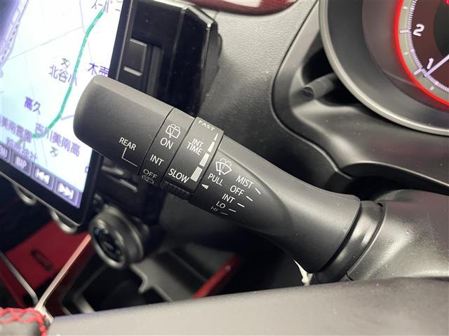 スイフトスポーツ ベースグレード　社外１０インチナビ　全方位モニター　ＢＳＭ　ＥＴＣ　セーフティサポート　アダプティブクルーズコントロール　シートヒーター　ステアリングヒーター　ＨＤＭＩ　純正アルミホイール　オートライト　ＬＥＤライト（9枚目）