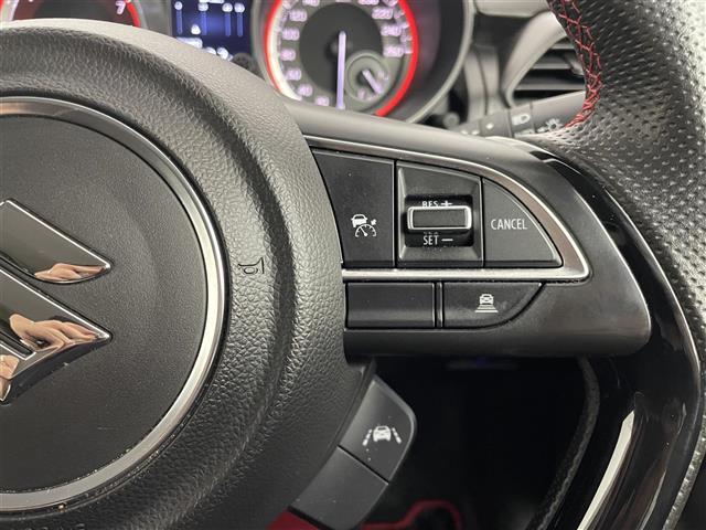 スイフトスポーツ ベースグレード　社外１０インチナビ　全方位モニター　ＢＳＭ　ＥＴＣ　セーフティサポート　アダプティブクルーズコントロール　シートヒーター　ステアリングヒーター　ＨＤＭＩ　純正アルミホイール　オートライト　ＬＥＤライト（12枚目）