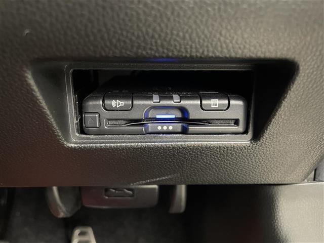 スイフトスポーツ ベースグレード　社外１０インチナビ　全方位モニター　ＢＳＭ　ＥＴＣ　セーフティサポート　アダプティブクルーズコントロール　シートヒーター　ステアリングヒーター　ＨＤＭＩ　純正アルミホイール　オートライト　ＬＥＤライト（16枚目）