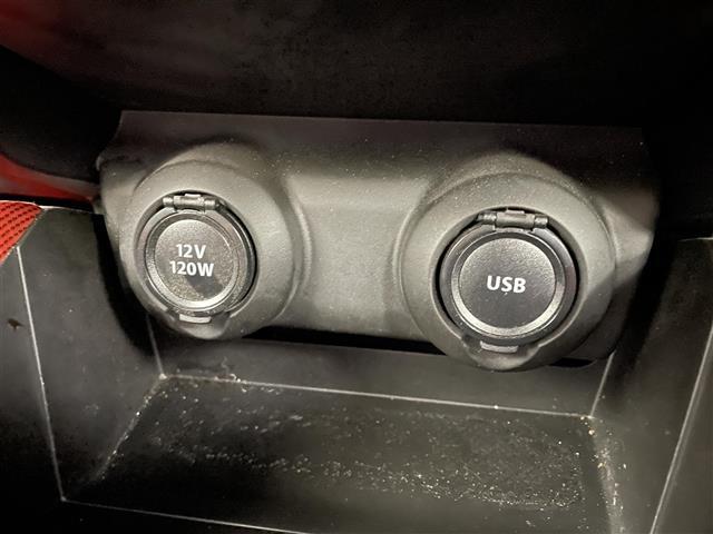 スイフトスポーツ ベースグレード　社外１０インチナビ　全方位モニター　ＢＳＭ　ＥＴＣ　セーフティサポート　アダプティブクルーズコントロール　シートヒーター　ステアリングヒーター　ＨＤＭＩ　純正アルミホイール　オートライト　ＬＥＤライト（18枚目）