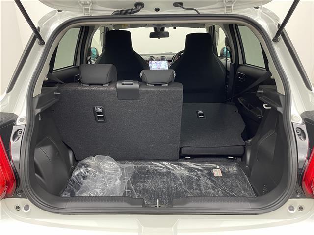 スイフトスポーツ ベースグレード　社外１０インチナビ　全方位モニター　ＢＳＭ　ＥＴＣ　セーフティサポート　アダプティブクルーズコントロール　シートヒーター　ステアリングヒーター　ＨＤＭＩ　純正アルミホイール　オートライト　ＬＥＤライト（29枚目）