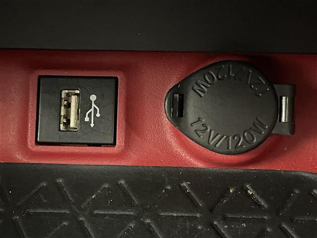 RAV4 アドベンチャー オフロードパッケージII 純正10.5インチディスプレイオーディオ バックカメラ BSM ビルトインETC2.0 前後ドライブレコーダー レーダークルーズコントロール メモリシート デジタルインナーミラー オートハイビーム(27枚目)