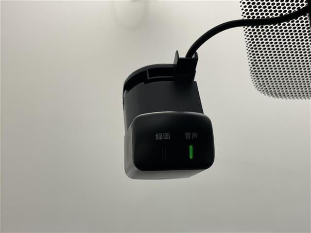 キックス Ｘ　プロパイロット　純正９インチナビ　アラウンドビューモニター　ビルトインＥＴＣ　ドライブレコーダー　レーダークルーズコントロール　インテリジェントルームミラー　ハーフレザー　オートライト　ＬＥＤライト（6枚目）