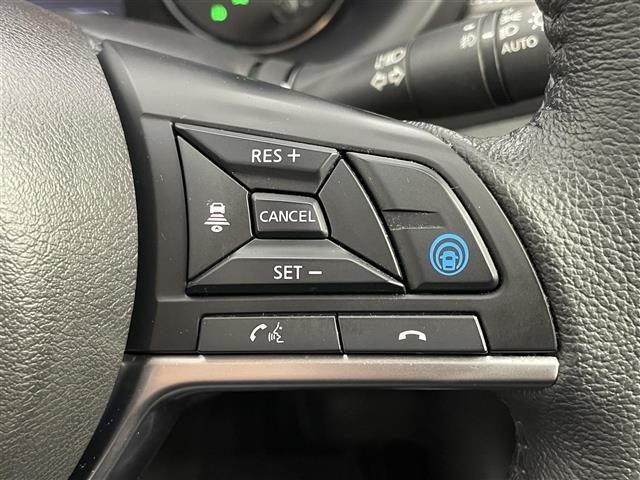 キックス Ｘ　プロパイロット　純正９インチナビ　アラウンドビューモニター　ビルトインＥＴＣ　ドライブレコーダー　レーダークルーズコントロール　インテリジェントルームミラー　ハーフレザー　オートライト　ＬＥＤライト（12枚目）