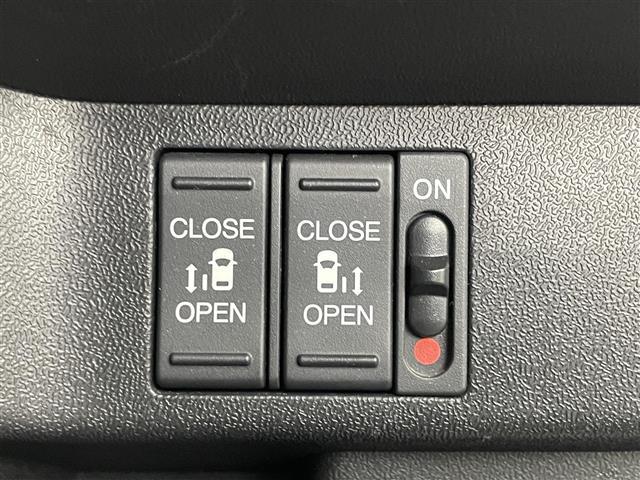 ステップワゴンスパーダ スパーダ・クールスピリット　ホンダセンシング　純正９インチナビ　フリップダウンモニター　マルチビュー　ビルトインＥＴＣ　ドライブレコーダー　アダプティブクルーズコントロール　ハーフレザー　シートヒーター　オートライト　ＬＥＤヘッドライト　地デジ（17枚目）