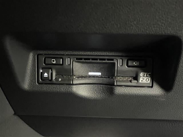 アルファードハイブリッド Z モデリスタエアロ 純正14インチナビ フリップダウンモニター パノラミックビューモニター BSM HUD ユニバーサルステップ ETC2.0 前後ドラレコ デジタルインナーミラー ワイヤレス充電 三眼(18枚目)